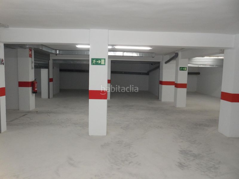 Foto b75cad02-5e82-4ebb-85ed-ba799864b502. Aparcament cotxe a Pajaritos Granada