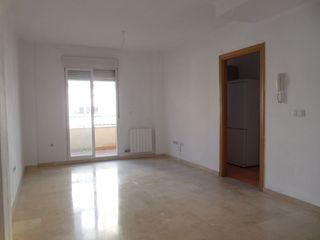 Alquiler Piso  Calle calle teruel. Piso sin amueblar solo cocina con electrodomesticos con garaje y