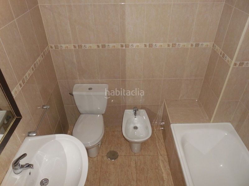 Foto d6f23abe-aece-4162-9c96-b6c71e689cd8. Rent flat with parking in Avda. De los Ogíjares Armilla