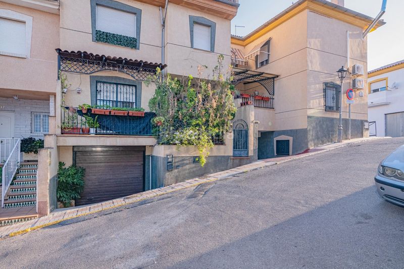 Foto 39d84404-f0f7-4223-ba9b-7ad8f5aa246c. Casa adossada amb calefacció aparcament a Güevéjar