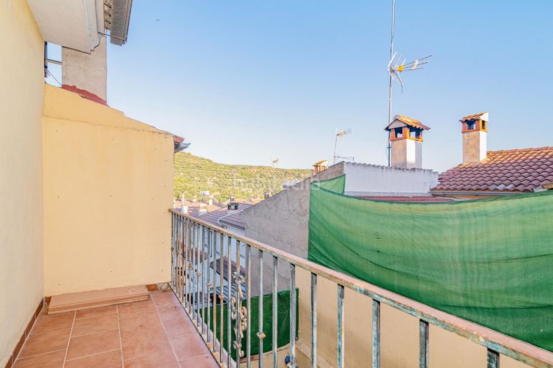 Foto 588477f8-da5f-40f5-a1ee-41e990eff3e1. Casa adossada amb calefacció aparcament a Güevéjar