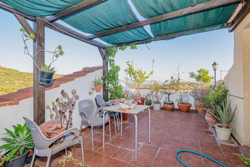Foto e8329f74-4d77-4dab-91a2-75bd1df47829. Casa adossada amb calefacció aparcament a Güevéjar