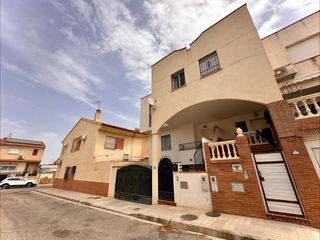 Semi detached house  Calle calle soleares. Adosada en zona polideportivo