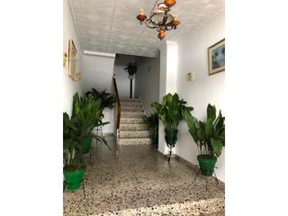 Casa  Calle molinos 10. Casa en casco urbano de lanjaron, con buen acceso y pleno centro