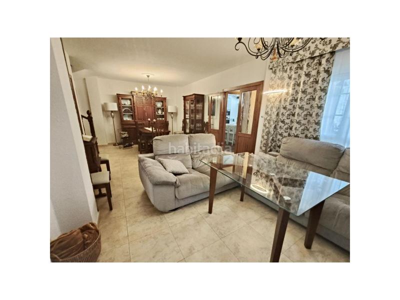 Foto bc9f8653-e23f-4765-81d4-3685a6eb2317. Casa a schiera in calle cedazos 8 in Atarfe