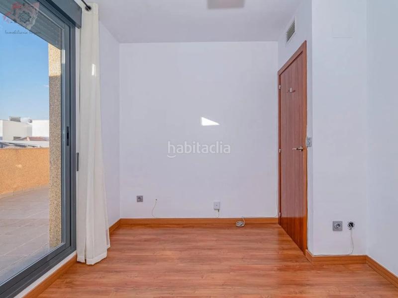 Foto 335c1f29-4ea2-47a4-803e-3b692e4ace2b. Attico in calle palencia 23 in Las Tres Cruces Armilla