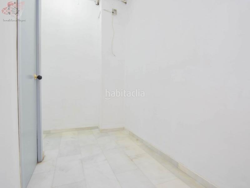 Foto 9612588c-86a9-4aa9-9f7f-4f0f9b48ad76. Location local commercial dans calle cristo de medinaceli 4 dans Granada