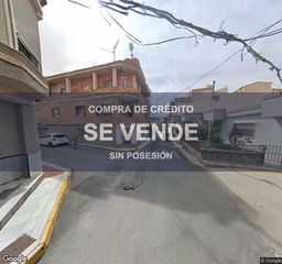 Pis a Fines. Vivienda  241 m  5 hab. en fines