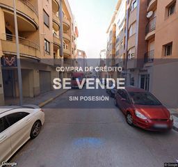 Business premise in Onda. Vivienda  32 m en onda