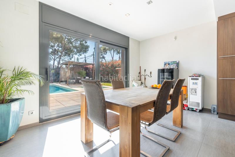 Foto 16fc4bfc-33a1-4ec4-a27c-27727891b4d3. Maison avec cheminée chauffage parking piscine dans Castelldefels