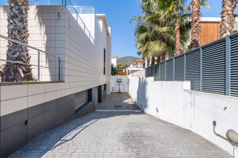 Foto 2add85de-703f-45d6-b0b6-2ec924e9c6fc. Maison avec cheminée chauffage parking piscine dans Castelldefels