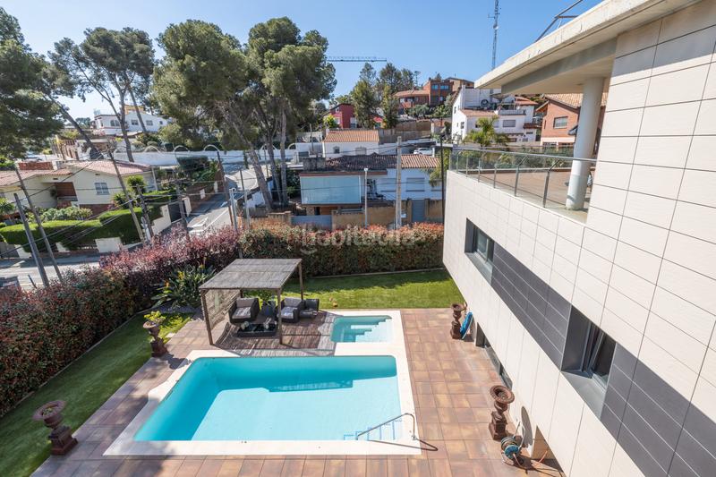 Foto 388c5c34-9506-45ec-9192-e12e34cf35aa. Maison avec cheminée chauffage parking piscine dans Castelldefels