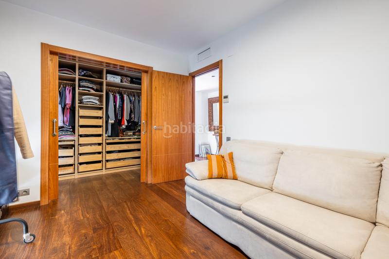 Foto 4dd7accb-9944-4f42-b214-7b8e50f15f6d. Maison avec cheminée chauffage parking piscine dans Castelldefels