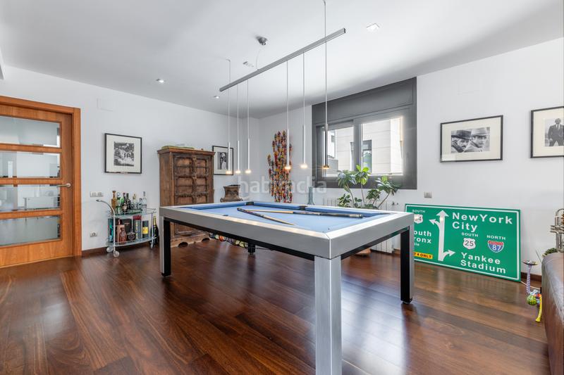 Foto 568fce14-6cd8-48f3-b6ad-61034b9cd88a. Maison avec cheminée chauffage parking piscine dans Castelldefels