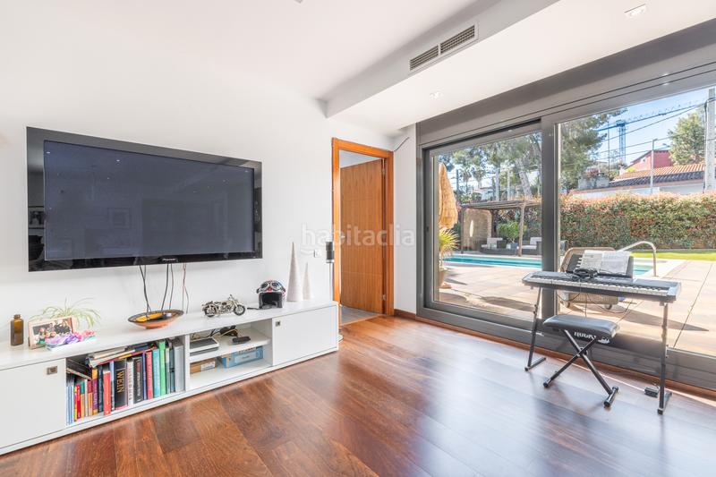 Foto 6881689a-9e64-45fd-8321-b4991bae8888. Maison avec cheminée chauffage parking piscine dans Castelldefels