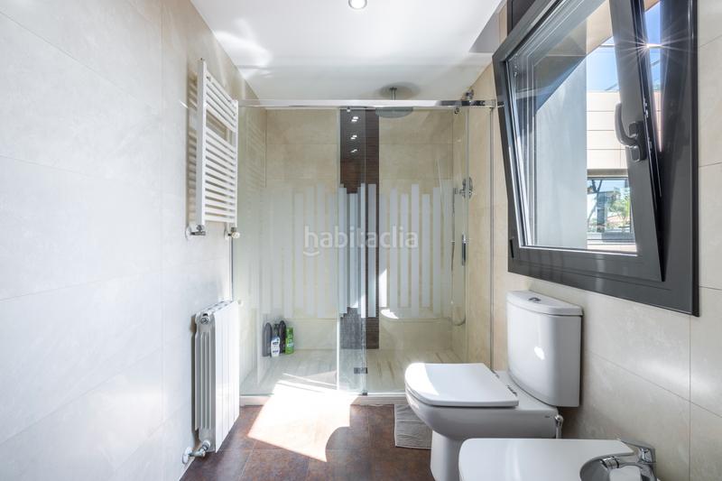 Foto 823b51d6-01f8-42df-8e53-b561132d064a. Maison avec cheminée chauffage parking piscine dans Castelldefels