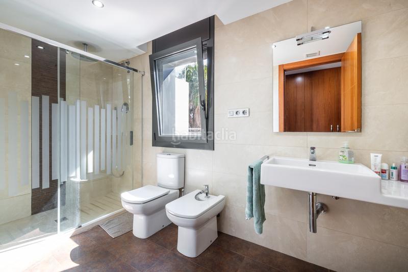 Foto 8c284330-19c8-4371-bcee-b7fc0d568def. Maison avec cheminée chauffage parking piscine dans Castelldefels