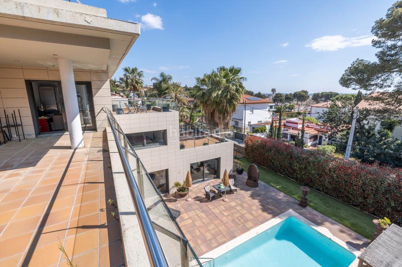 Foto 925ee50d-ccd9-42d8-b1d7-c183c56a1595. Maison avec cheminée chauffage parking piscine dans Castelldefels