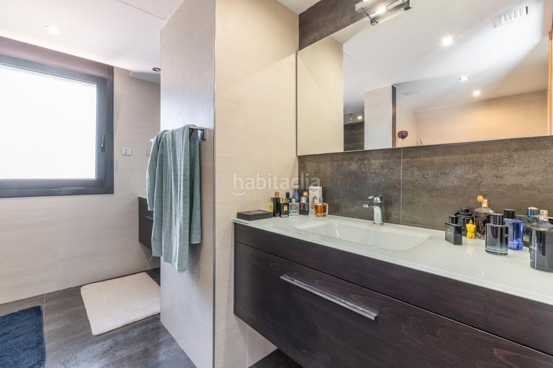 Foto 9b00bffe-09d2-4aef-bb2b-dbc1504f4133. Maison avec cheminée chauffage parking piscine dans Castelldefels