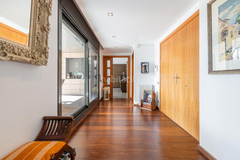 Foto ab4a634b-3e69-4afb-b3b1-06279701f730. Maison avec cheminée chauffage parking piscine dans Castelldefels