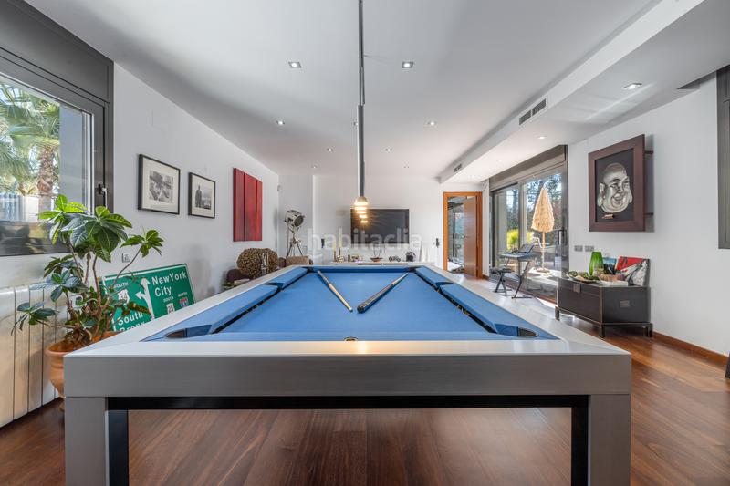 Foto c87769b8-1a3c-4659-8a6e-1cad3756f277. Maison avec cheminée chauffage parking piscine dans Castelldefels