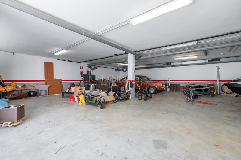 Foto f53a37b6-f0fb-4cce-917f-1bddf763be00. Maison avec cheminée chauffage parking piscine dans Castelldefels