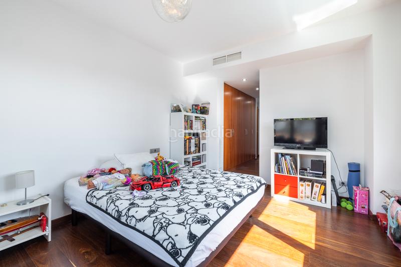 Foto ff83deff-9dff-4e29-b784-2090321f06d7. Maison avec cheminée chauffage parking piscine dans Castelldefels