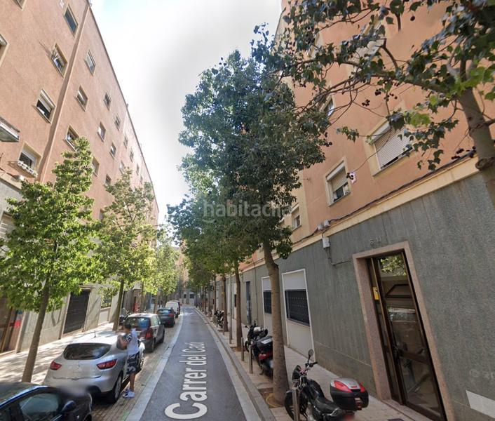 Foto 0aafc3b8-7721-41f9-8297-1d6cd91192b4. Pis amb xemeneia calefacció a Turó de la Peira Barcelona