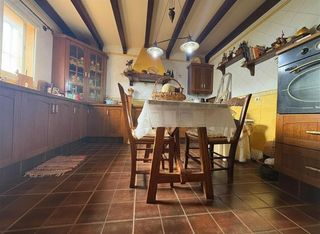 Maison à La Granja - La Colina - Los Pastores. Casa de una planta con garaje y amplio patio en la menacha