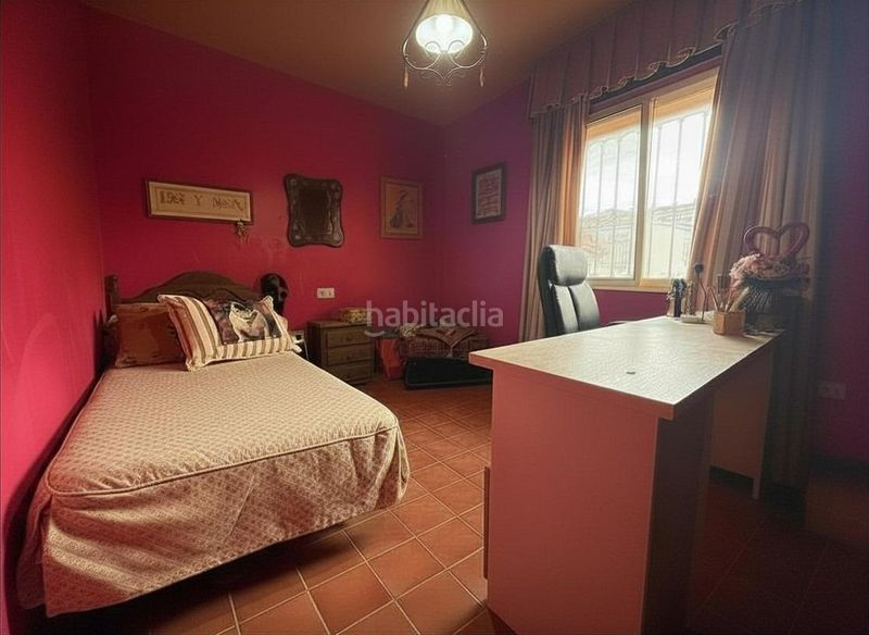 Foto e69e97b2-2934-469d-b32f-ea17b39c02cc. Casa amb aparcament a La Granja - La Colina - Los Pastores Algeciras