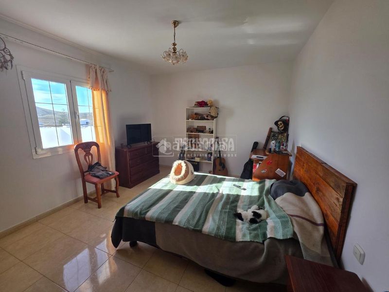 Foto 19e8c7eb-f025-4de1-8212-b8ea064246d1. Casa aparellada a Tahiche Teguise