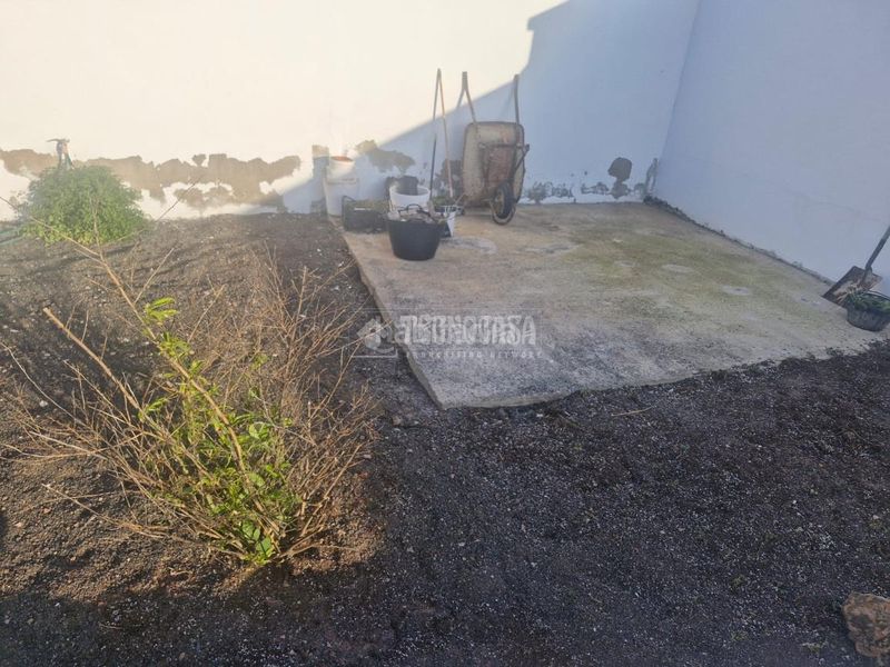 Foto 4fc18e1b-8f01-4453-af46-3bec5fe0641c. Casa aparellada a Tahiche Teguise