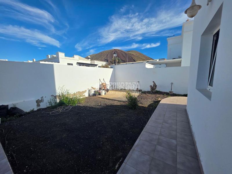 Foto beb82121-667f-4f29-bf28-0c347f4abcad. Casa aparellada a Tahiche Teguise