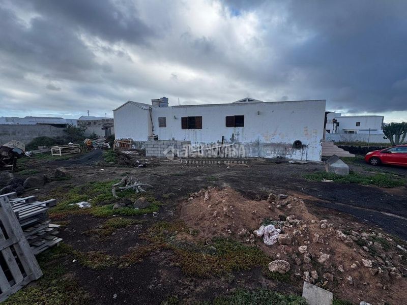 Foto 6800d00a-8ec4-4ed5-bc8b-077fbfbffedd. Casa aparellada a Tahiche Teguise