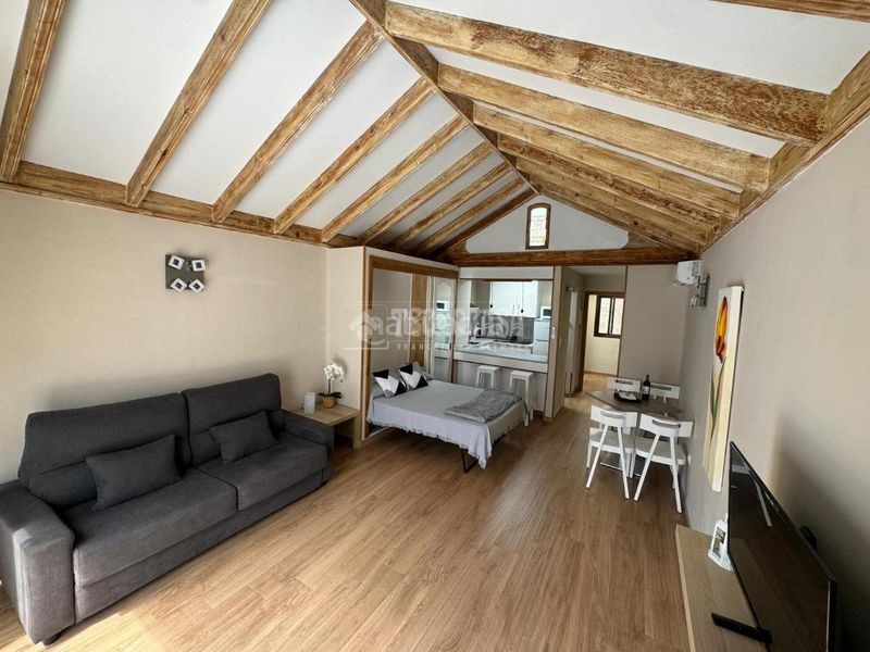 Foto 4f905591-3405-472b-b78c-18fe5661ee9c. Casa amb piscina a costa Teguise Teguise