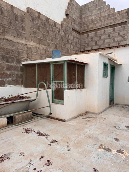 Foto a15507c9-4c7d-48d0-8aa7-45eb47600779. Casa a Centro - La Vega Alta Arrecife