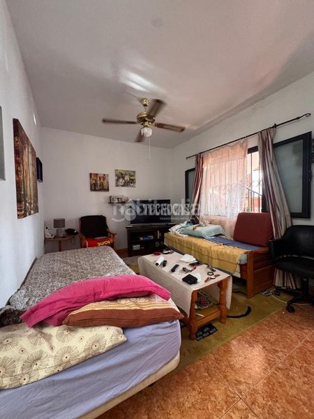 Foto 62d0e1dd-f2ad-4cc8-84be-501e9ce32d53. Casa aparellada a Centro - La Vega Alta Arrecife