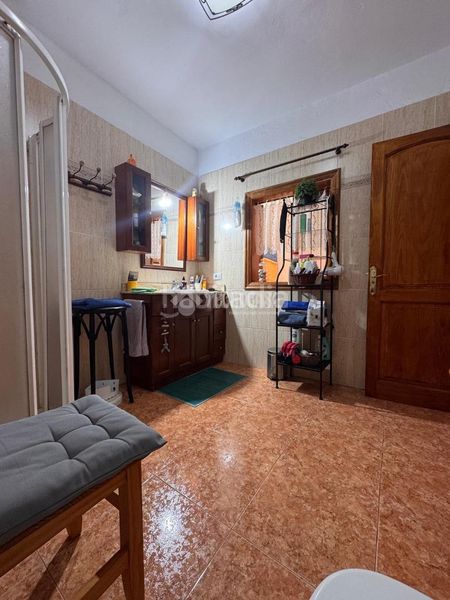 Foto b434578c-f765-4543-bc26-3c359ca6758c. Casa aparellada a Centro - La Vega Alta Arrecife
