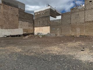Wohngrundstück in Valterra - Altavista. Terrenos en venta en arrecife