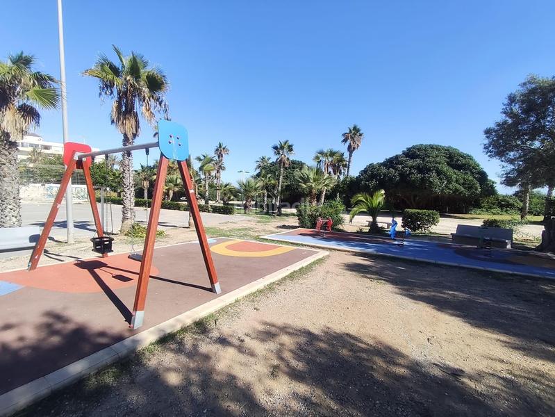 Foto 8344ff8a-c12a-4f3d-b1ba-37b6be2c0520. Apartamento magnífico apartamento con vista al mar en Torrevieja