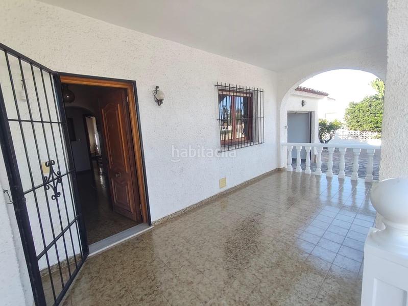 Foto b0cd16f3-2c09-41b1-9efd-f18f7771f5a7. Chalet  independiente en Zona Carrefour - Urbanizaciones Torrevieja