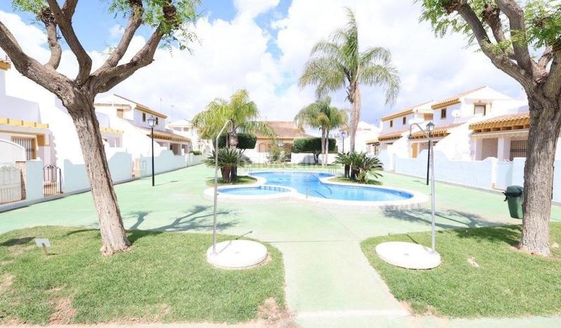 Foto 7a8e7660-faf4-4136-a36d-6ce66090288c. Haus mit pool in Torre de la Horadada Pilar de la Horadada