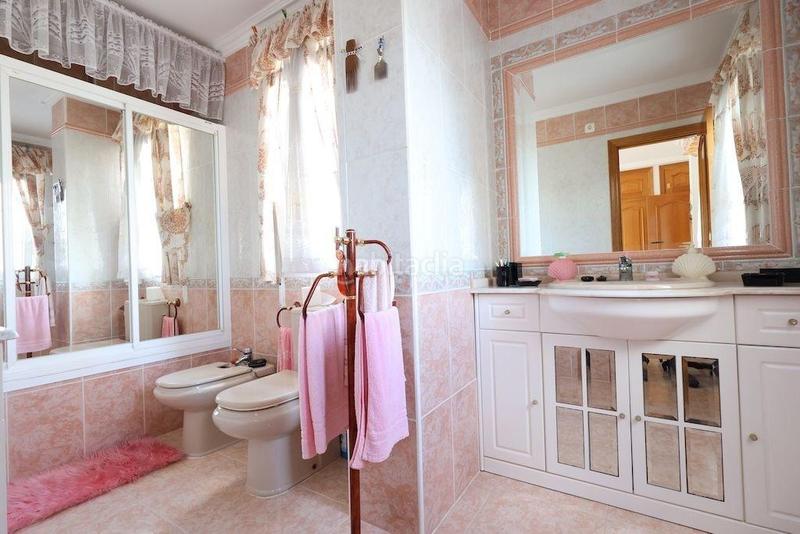 Foto 5d93e5f2-ba0a-4c3f-8b60-d7b3db11e1f3. Xalet amb calefacció aparcament piscina a Centro - Muelle Pesquero Torrevieja