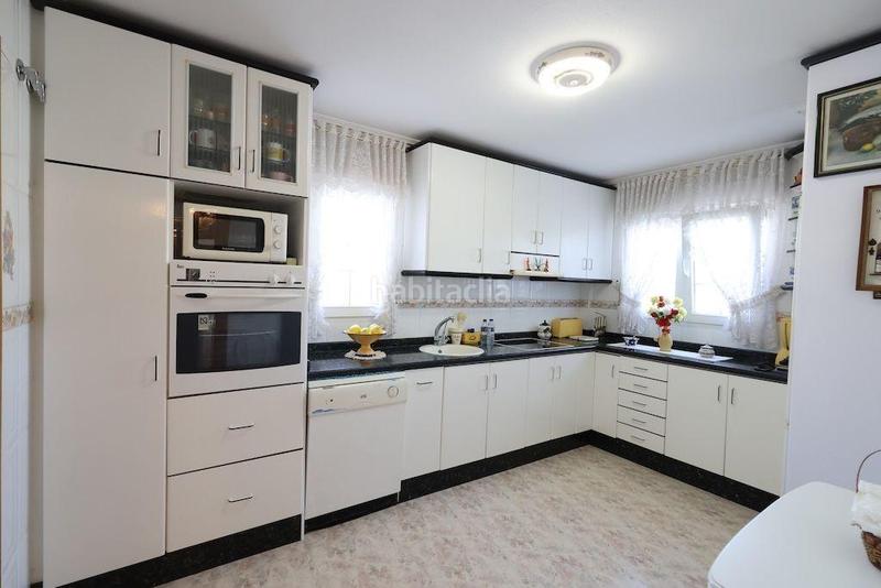 Foto da0dad52-9443-42a7-a5b2-65353541818a. Xalet amb calefacció aparcament piscina a Centro - Muelle Pesquero Torrevieja