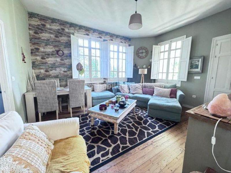 Foto dbd528fb-f8ff-4cdf-859c-e4a59b5da214. Chalet con riscaldamento parcheggio in Parres