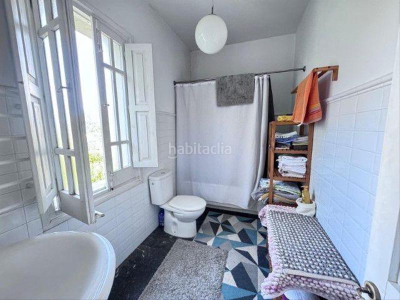 Foto ef3d04db-e784-4c99-af6a-773b6a852755. Chalet con riscaldamento parcheggio in Parres