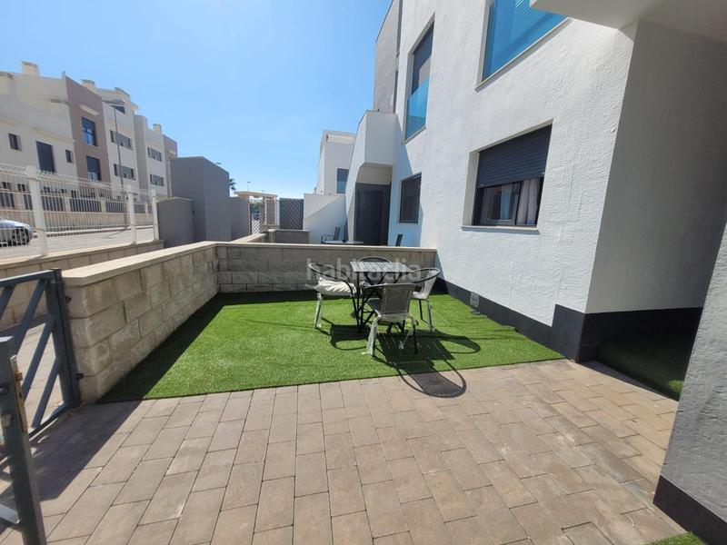 Foto 8f14d879-67ca-40a6-8fc5-a6d95bf5e209. Casa con riscaldamento parcheggio piscina in La Zenia Orihuela