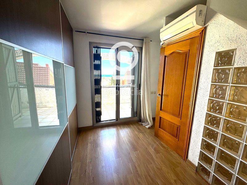 Foto 699b1139-c8f3-481f-89a2-805db602d315. Casa adosada en Sant Jordi Torredembarra