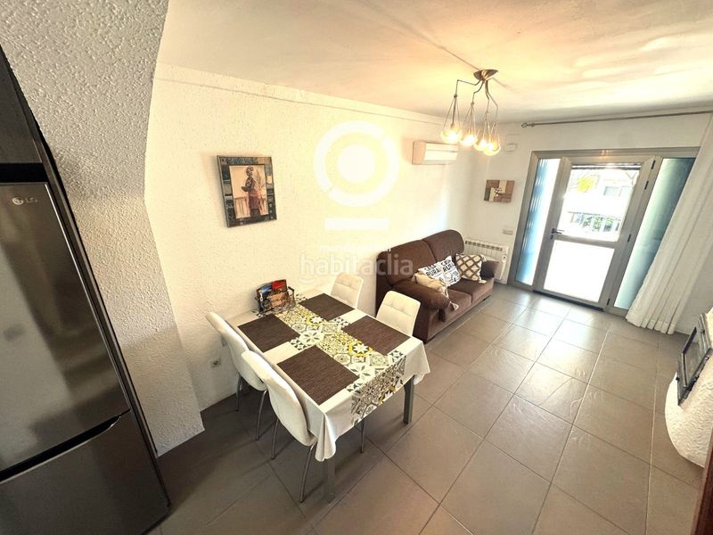 Foto dd964d09-1803-4029-a015-391f7e1c49c3. Casa adosada en Sant Jordi Torredembarra