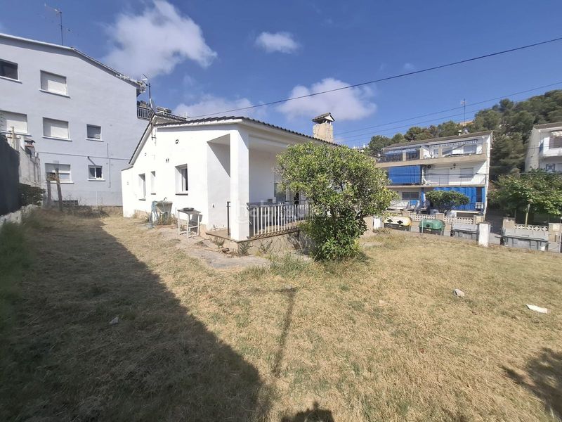 Foto 56c956ad-f20e-4665-ba05-151eb05bc678. Casa amb aparcament a Segur de Calafell nucli urbà Segur de Calafell